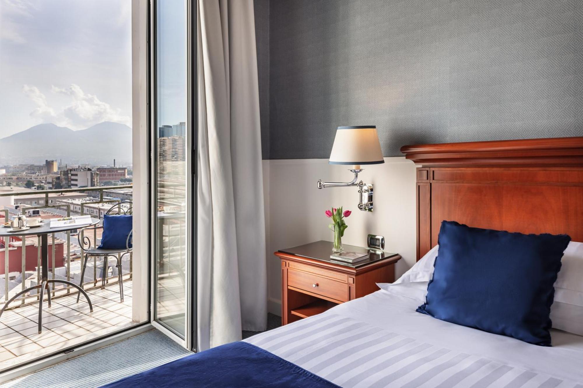 Starhotels Terminus Napoli Esterno foto