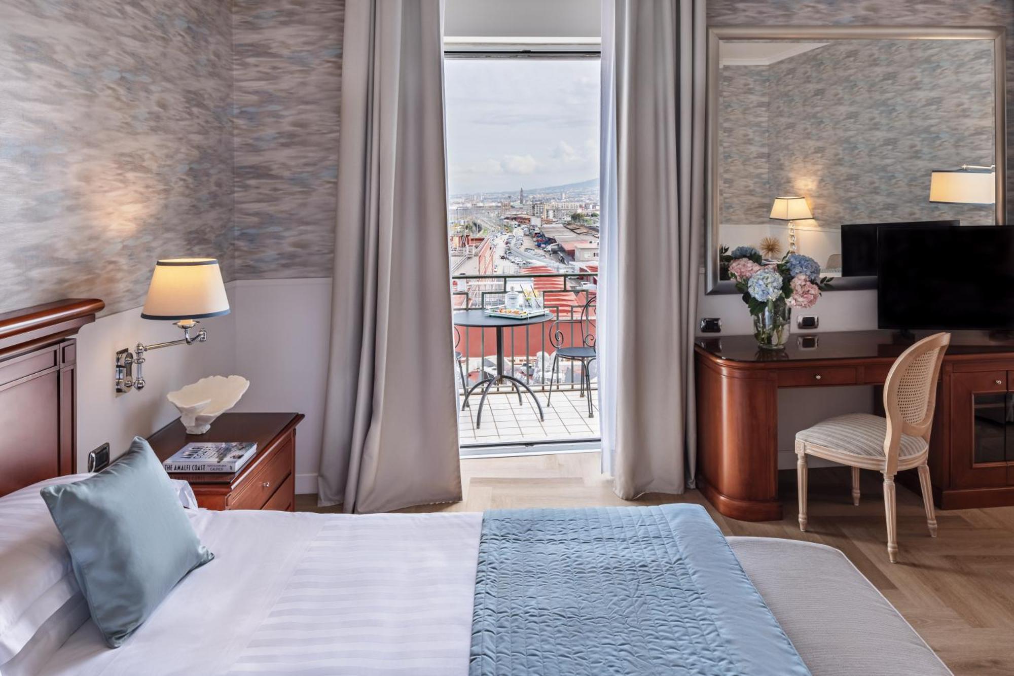 Starhotels Terminus Napoli Esterno foto
