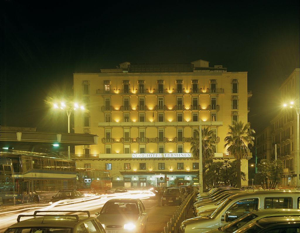 Starhotels Terminus Napoli Esterno foto