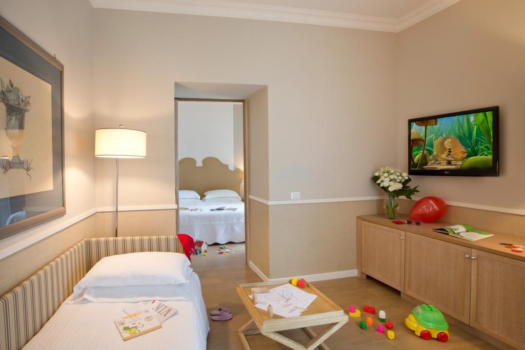 Starhotels Terminus Napoli Esterno foto